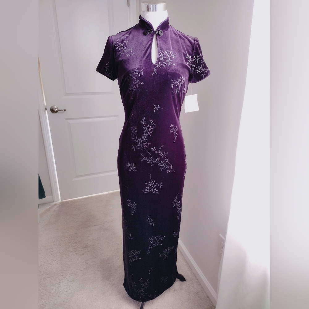 David Warren purple velvet evening dress, New with tag. Size M